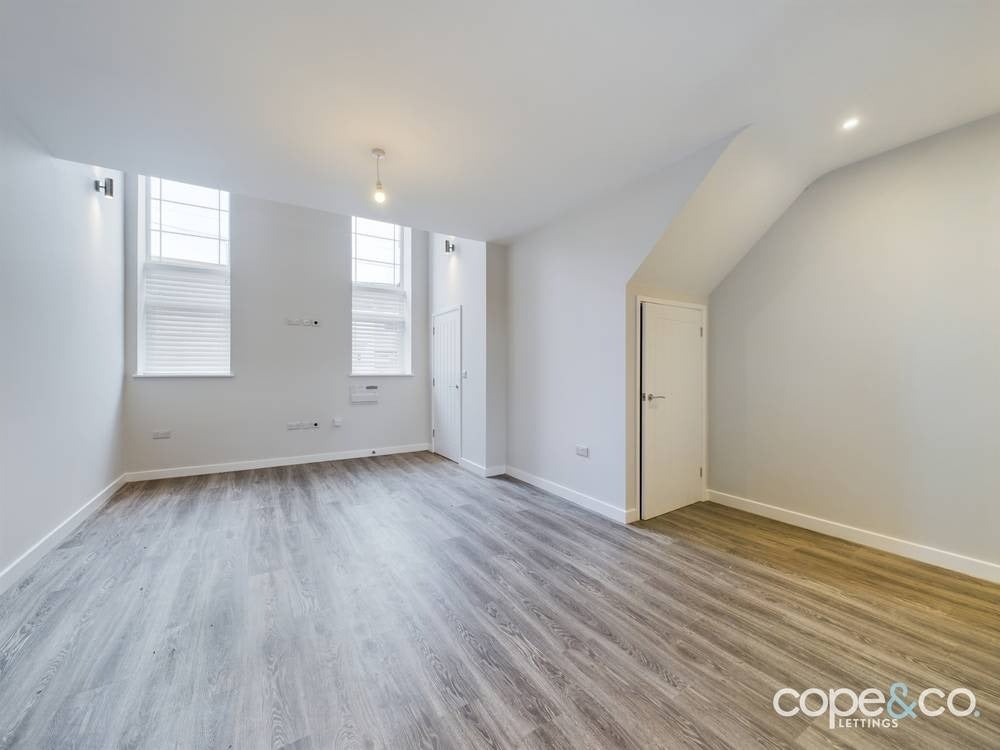 Flat John Street in Amber Valley