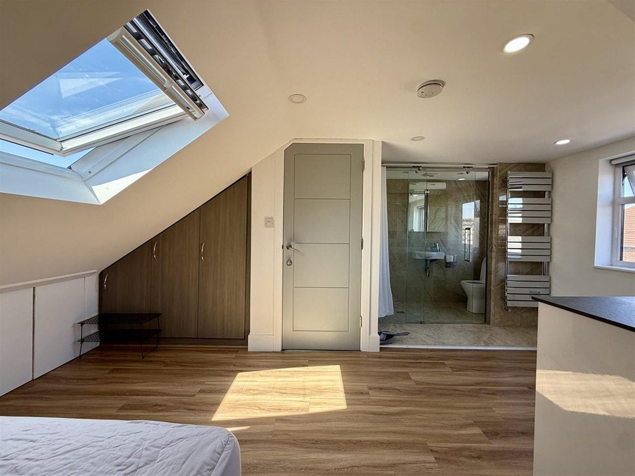 Room Baylis Road in Slough