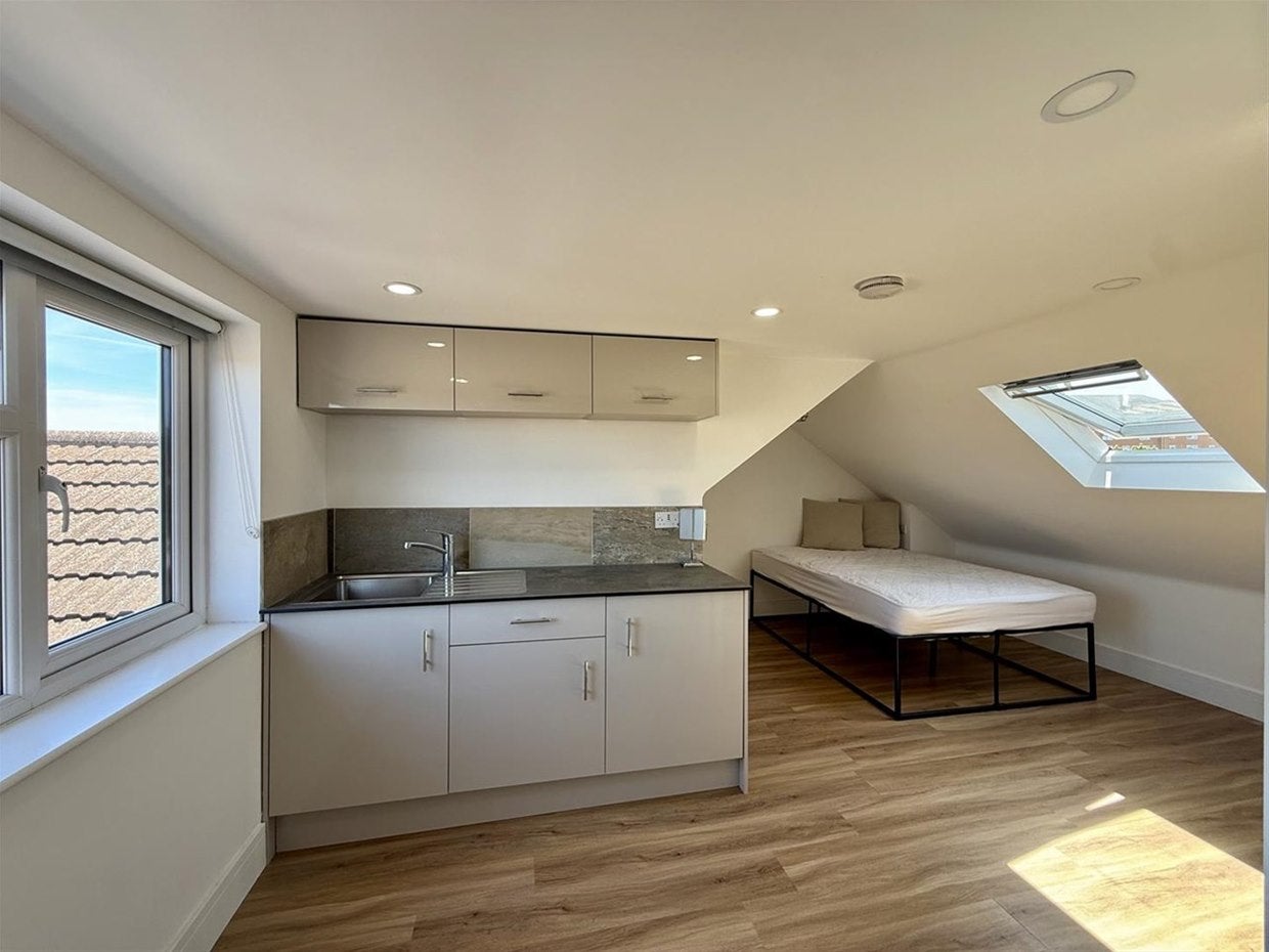 Room Baylis Road in Slough