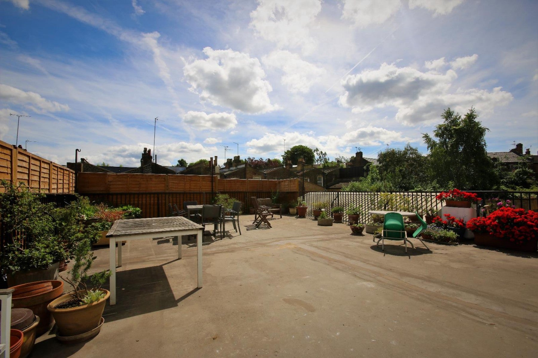 Flat Blackstock Road in Greater London