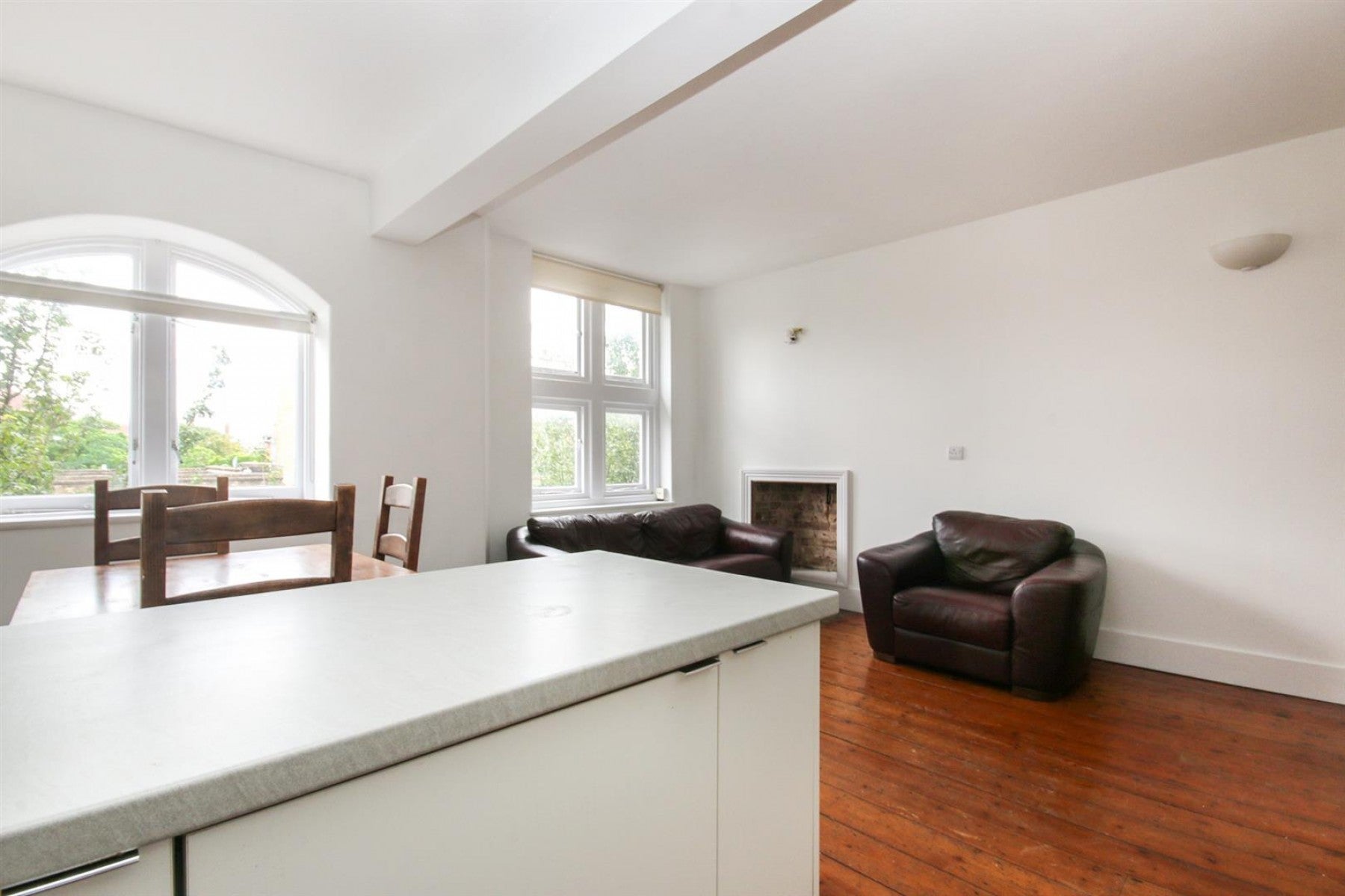 Flat Blackstock Road in Greater London