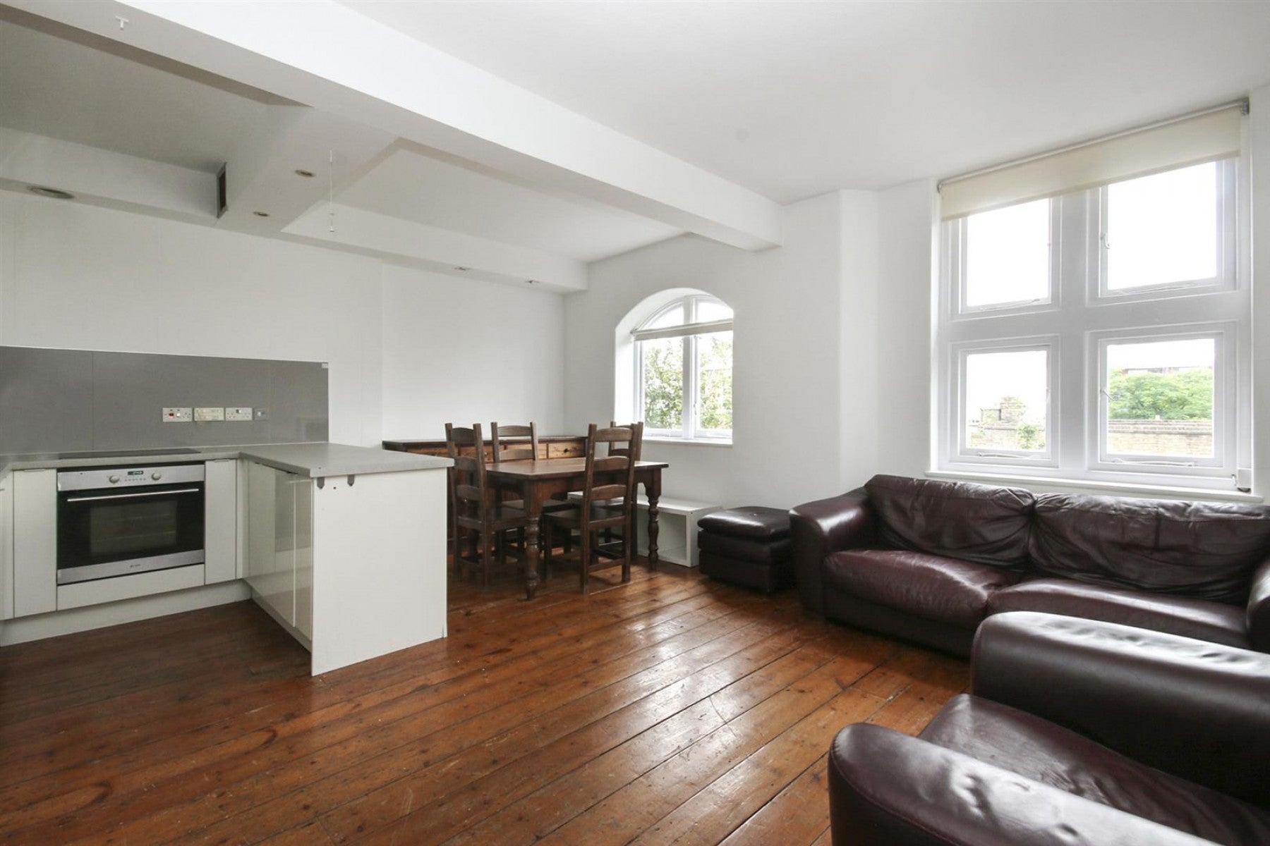 Flat Blackstock Road in Greater London