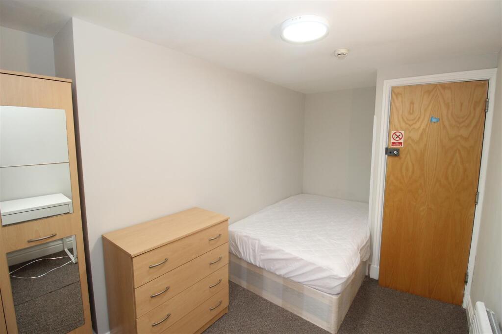 Room Rhymney Terrace in Cardiff