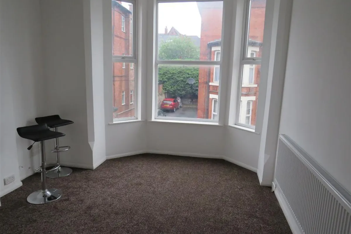Flat Ebury Road in Nottingham