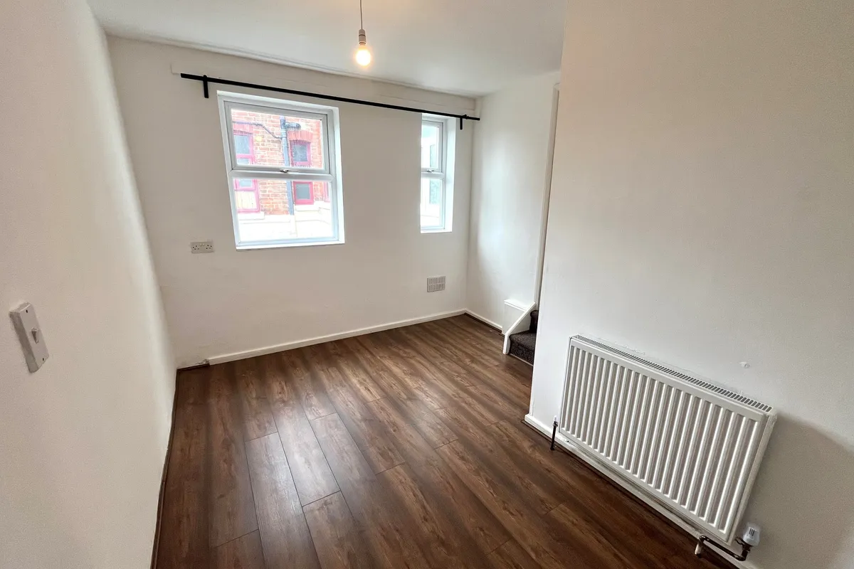 Flat Ebury Road in Nottingham