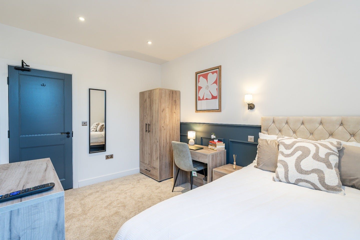Room Chichester Road in Portsmouth