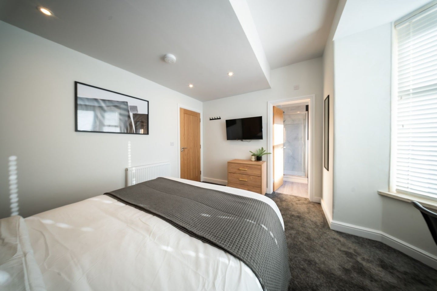 Room Chichester Road in Portsmouth
