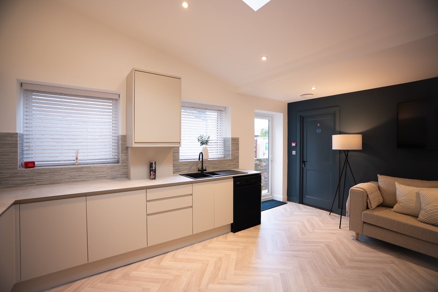 Room Chichester Road in Portsmouth