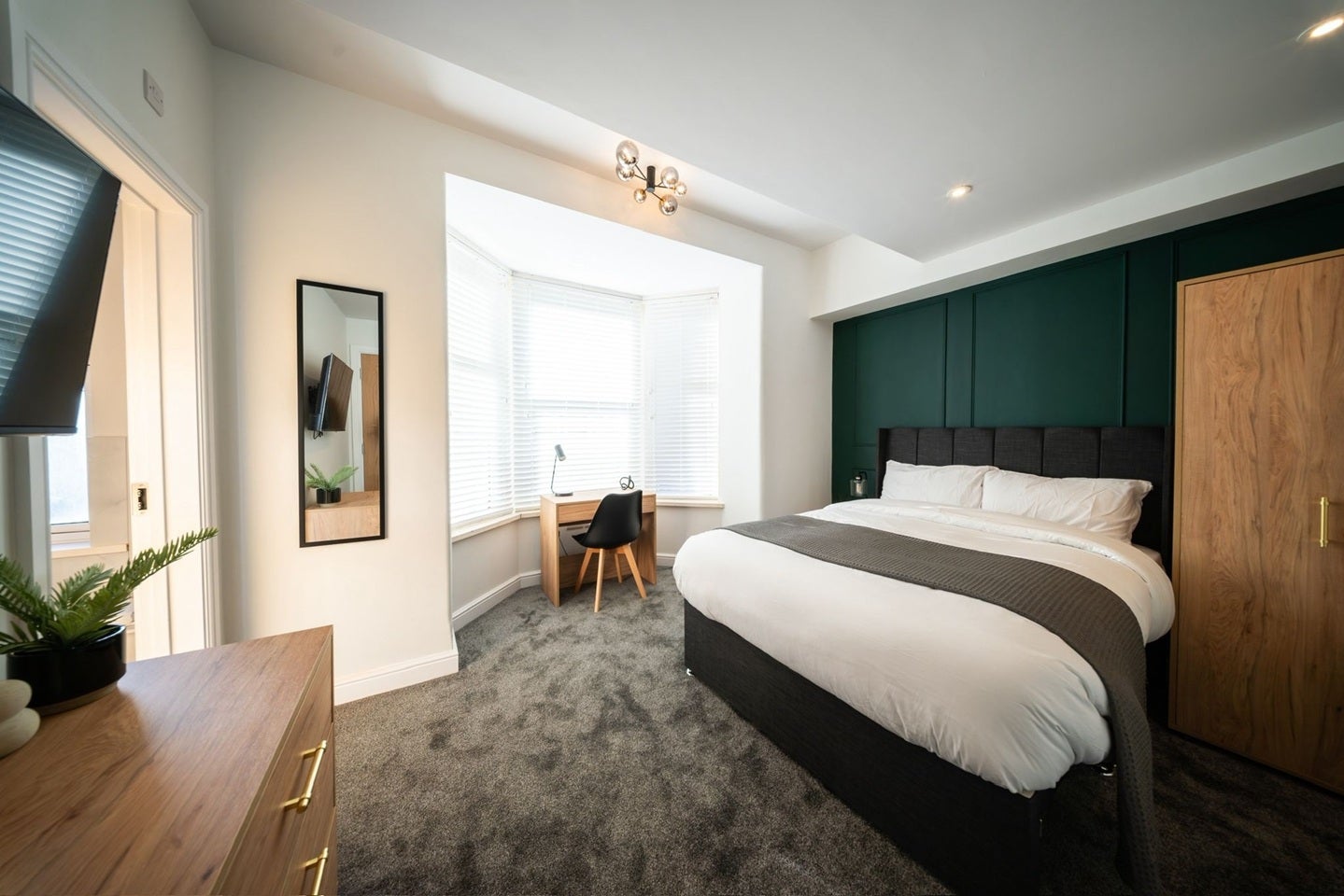 Room Chichester Road in Portsmouth