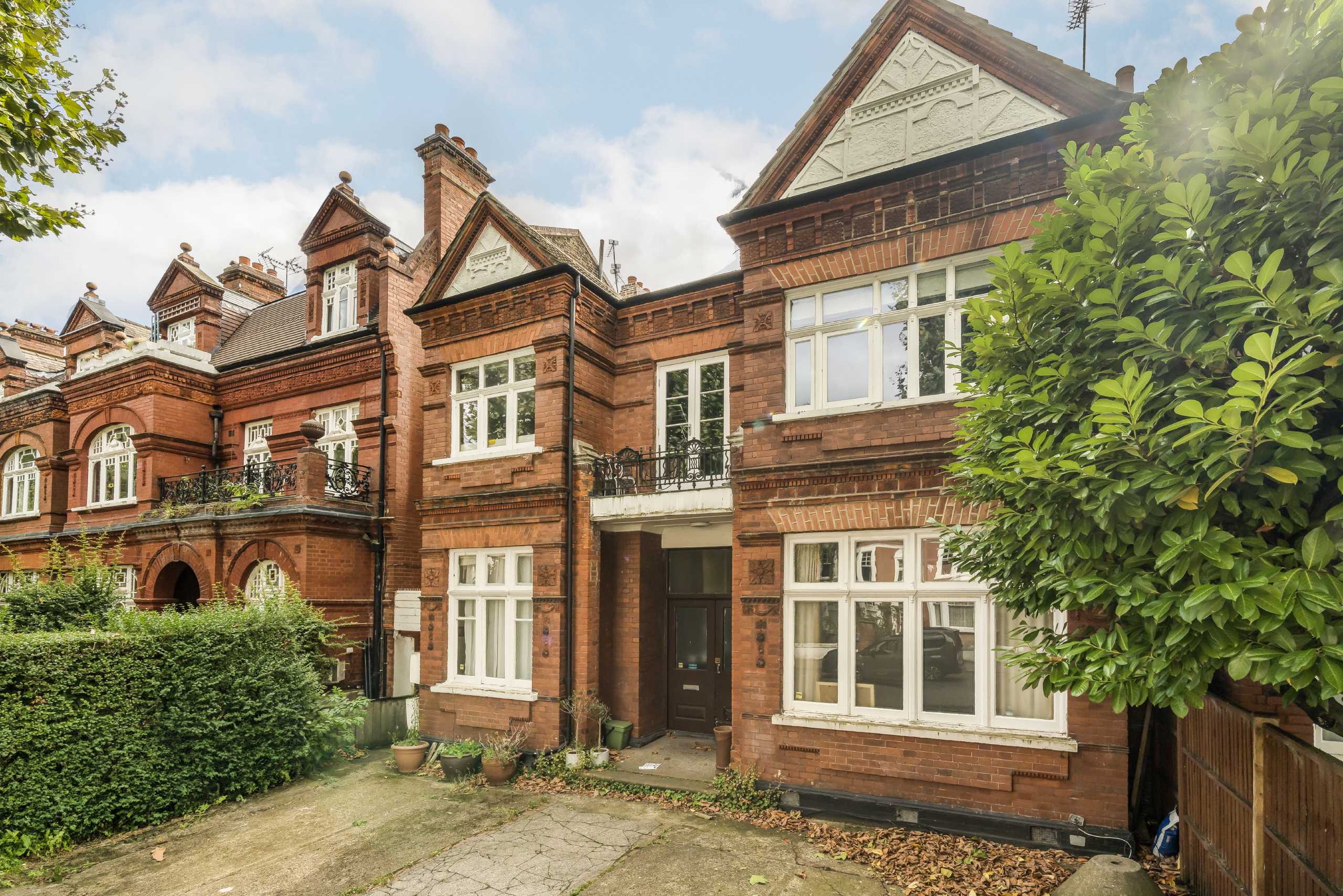 Flat Brondesbury Road in Greater London