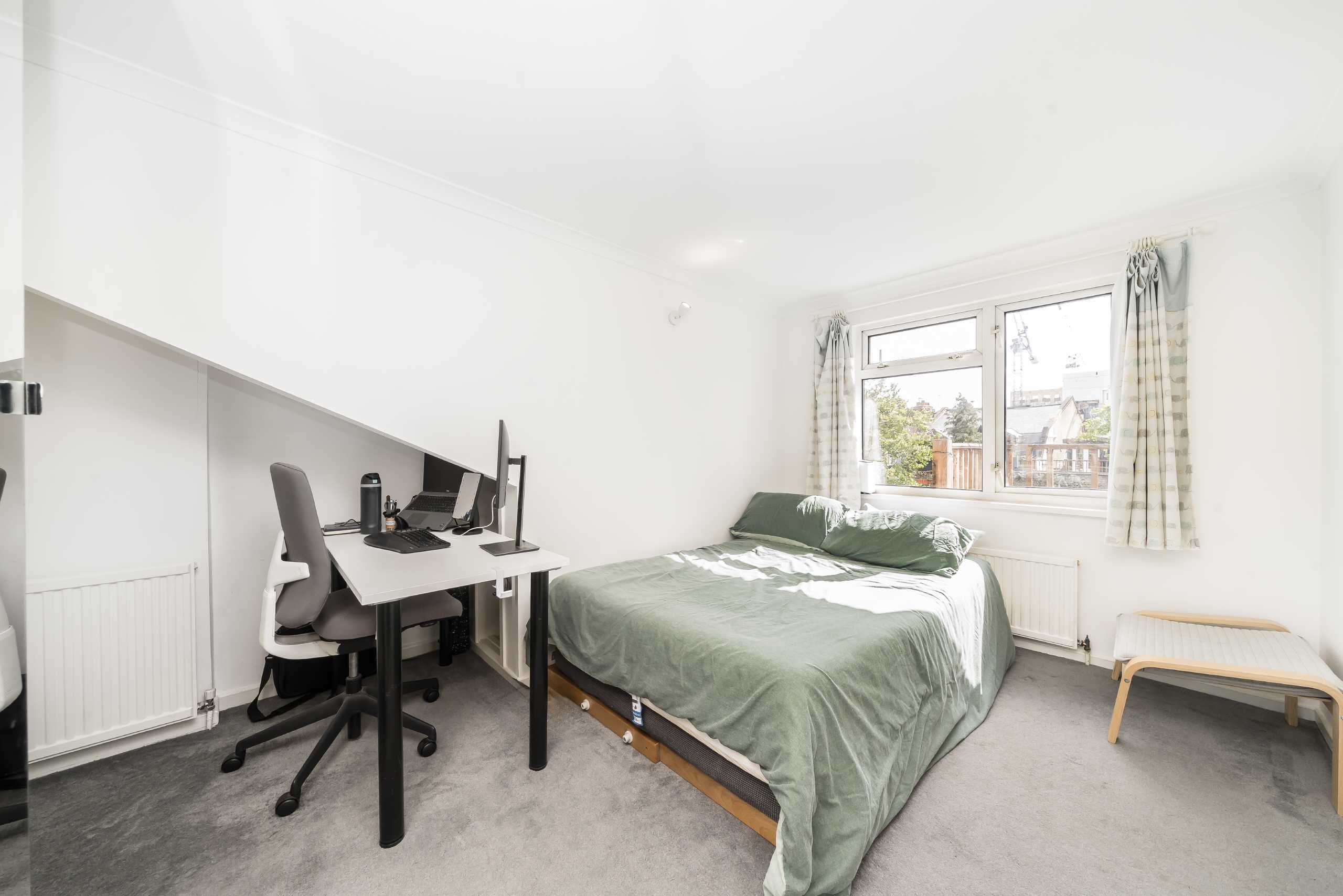 Flat Brondesbury Road in Greater London