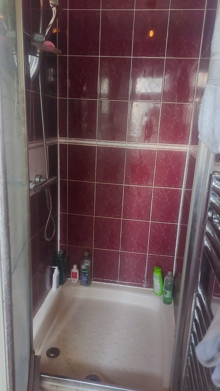 Room Pontefract Road in Greater London