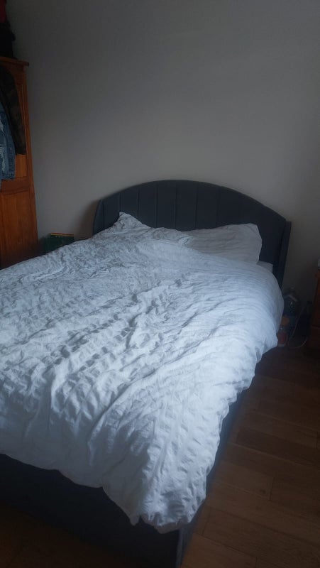 Room Pontefract Road in Greater London