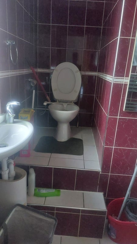 Room Pontefract Road in Greater London