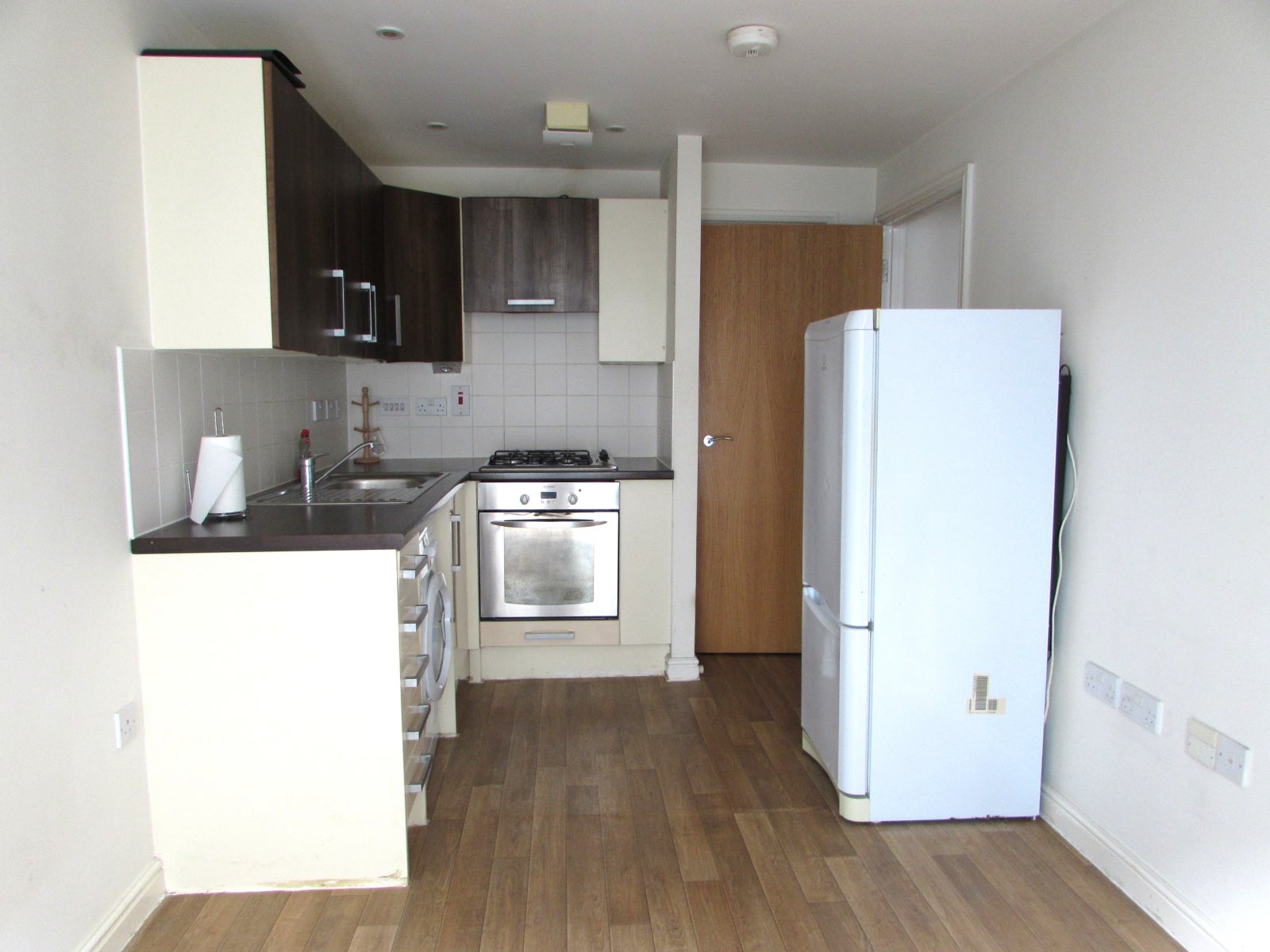 Flat Palmerston Road in Greater London