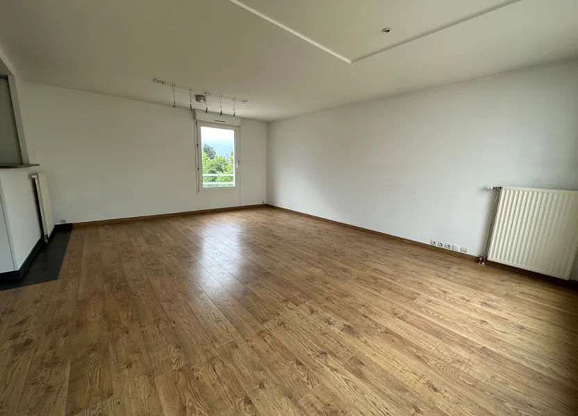 Appartement Chemin des Martyrs de la Résistance à Châtenay-Malabry