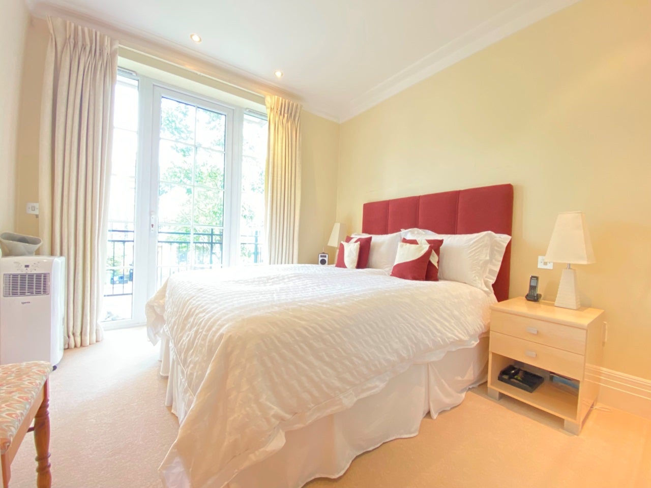 Flat Whitcome Mews in Greater London