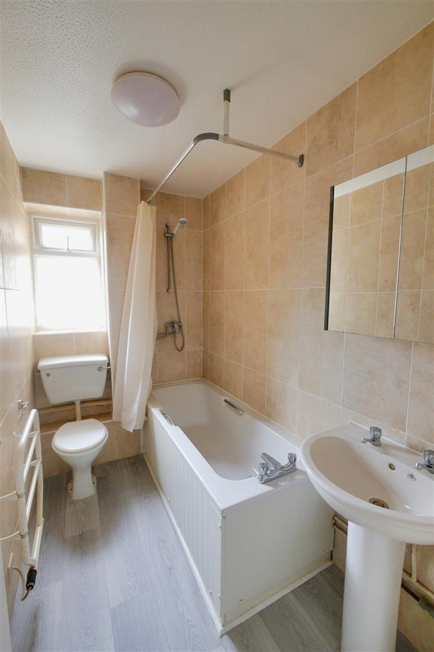 Flat Tennyson Road in Worthing