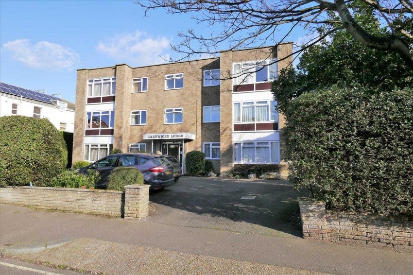Flat Tennyson Road in Worthing