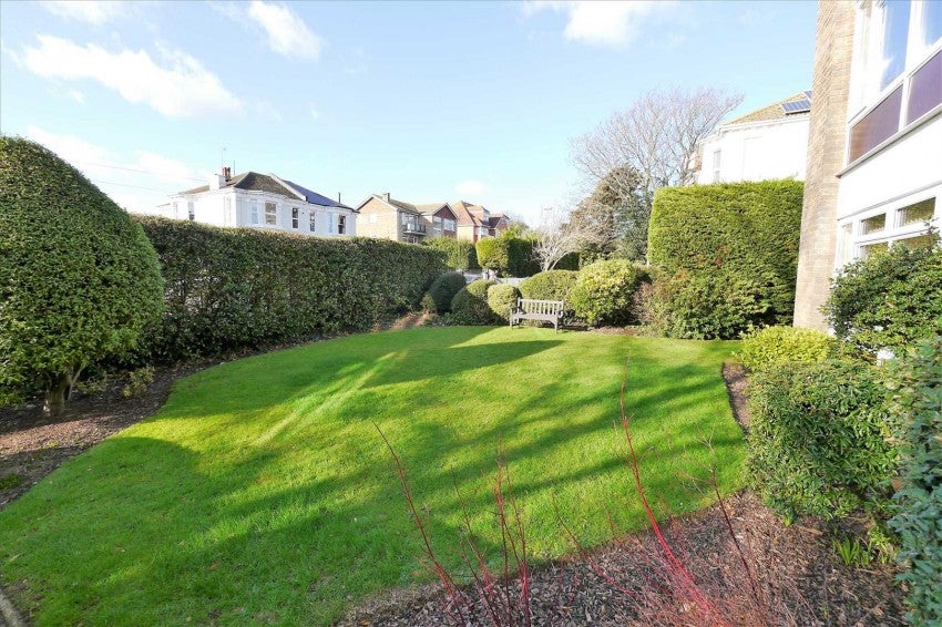 Flat Tennyson Road in Worthing