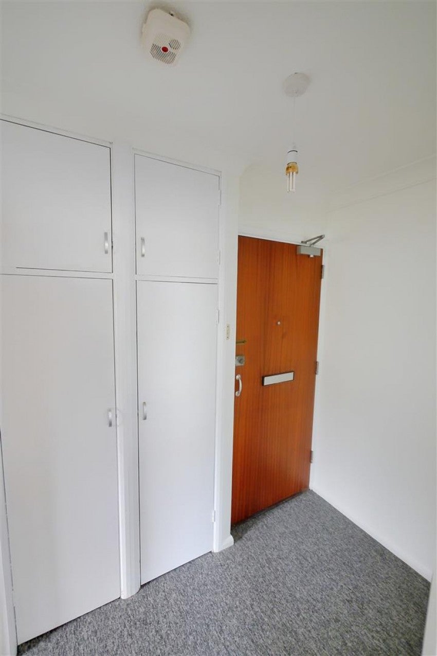 Flat Tennyson Road in Worthing