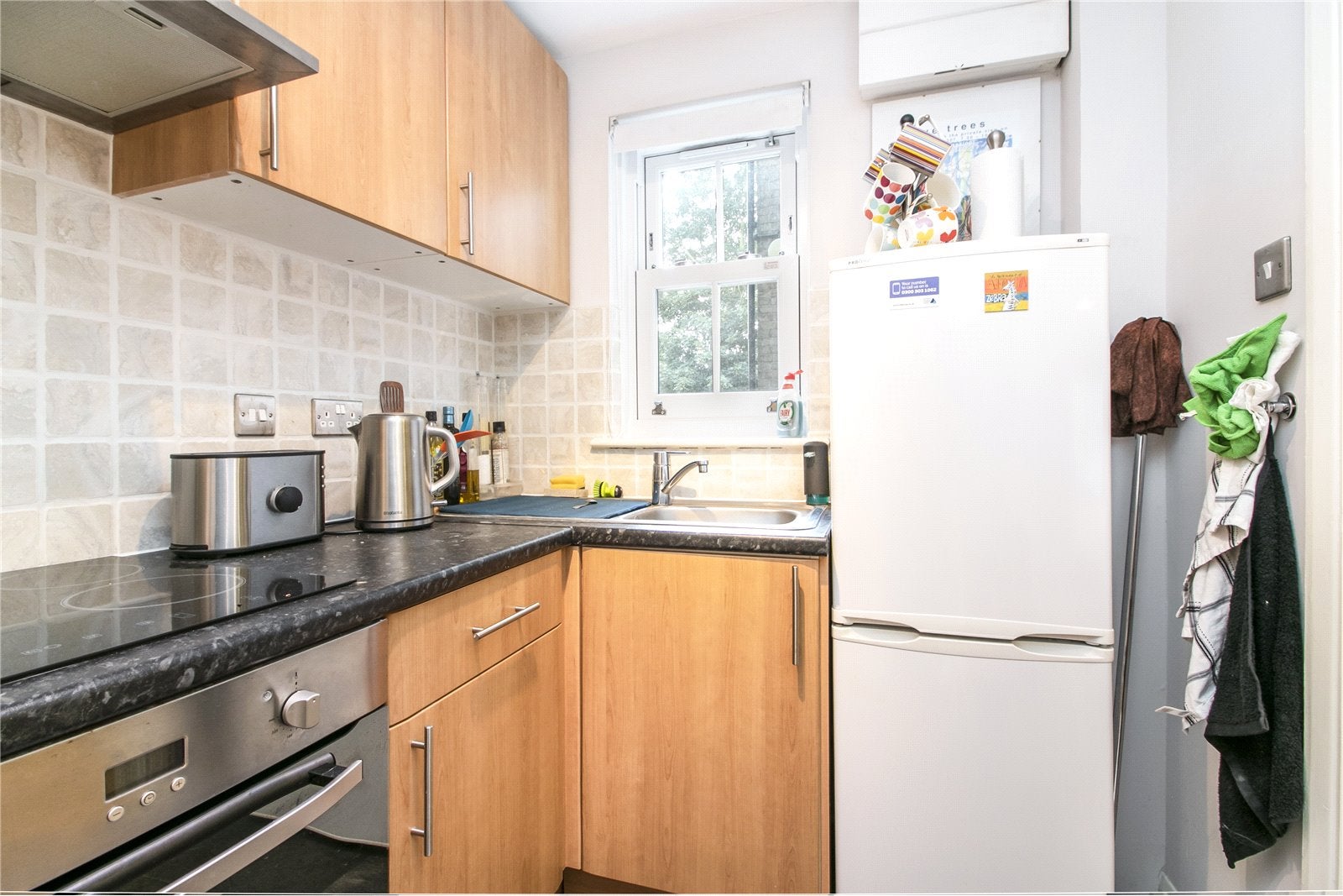 Flat Fairfoot Road in Greater London
