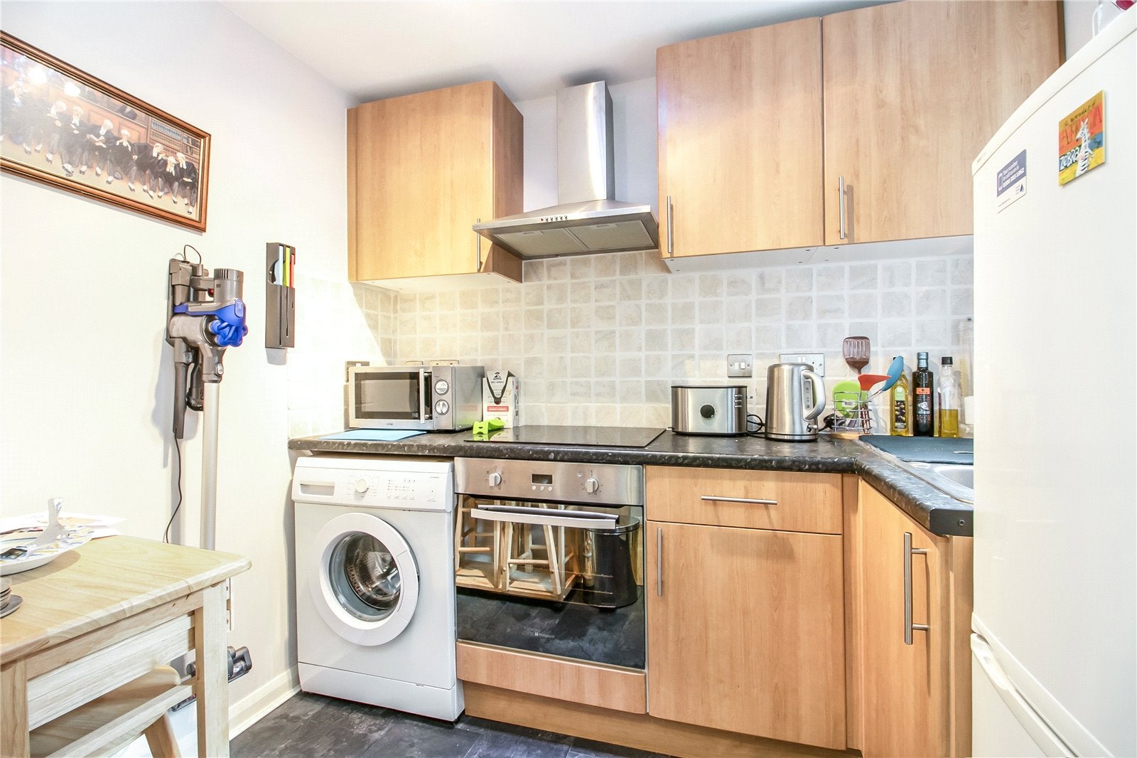 Flat Fairfoot Road in Greater London