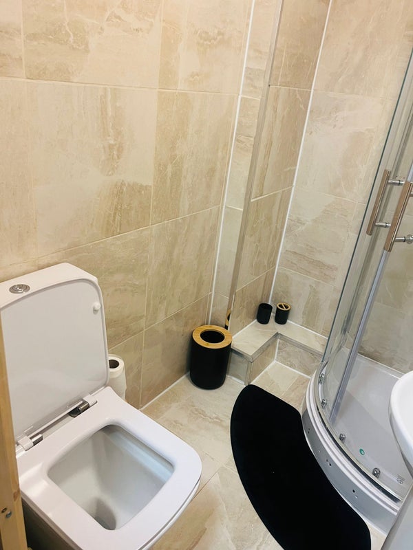 House Roedean Close in Luton