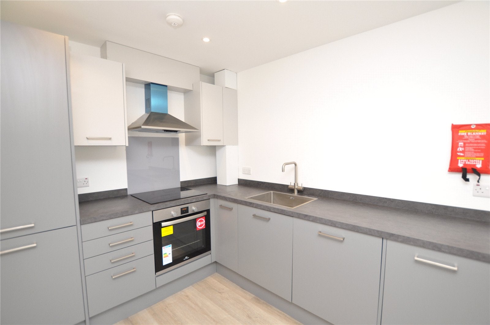 Flat Farnborough Road in Rushmoor