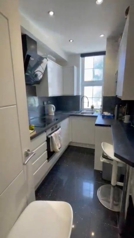 Room Junction Mews in City of Westminster