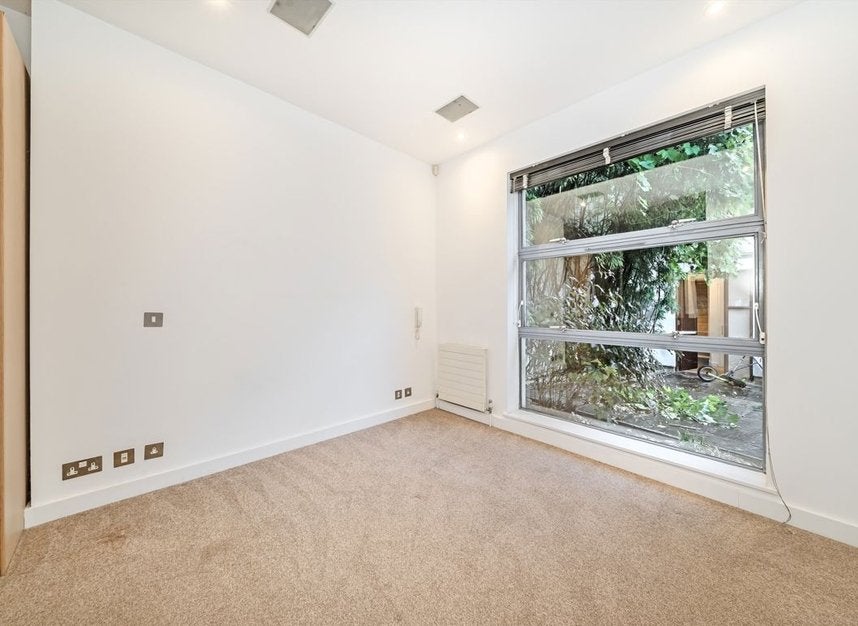 House Dunworth Mews in Greater London