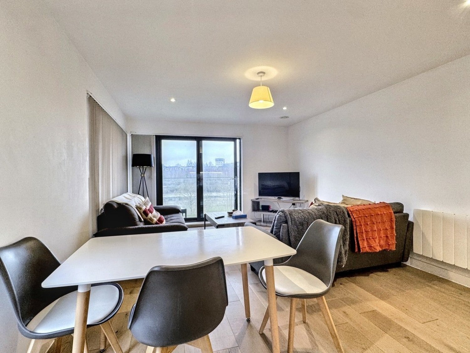 Flat Leacon Road in Ashford