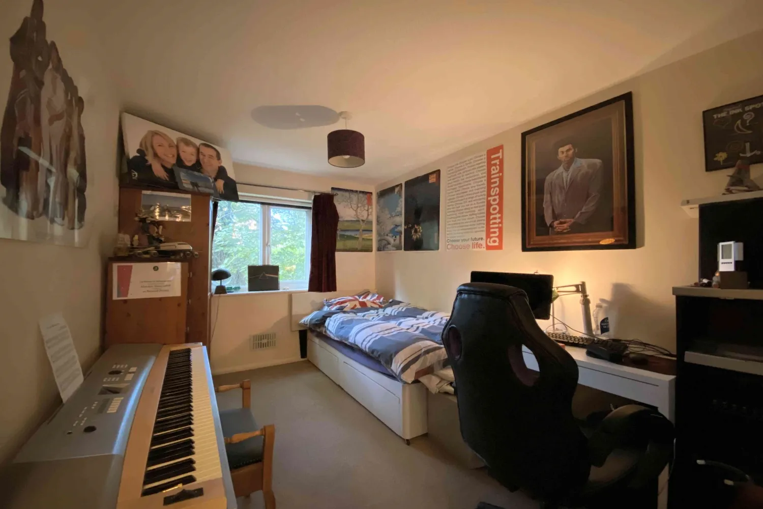 Flat Merrylands Road in Mole Valley
