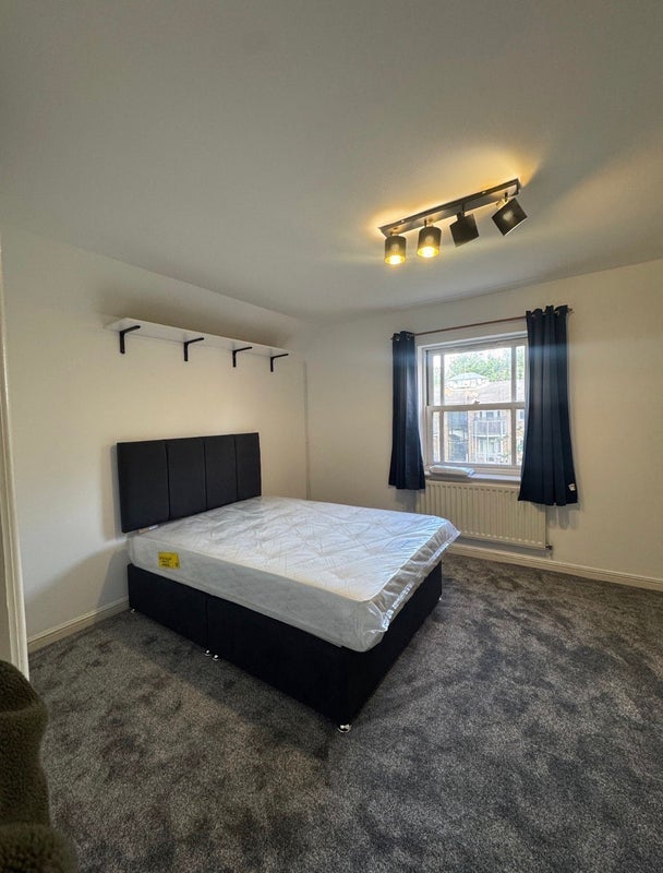 Room John Ruskin Street in Greater London