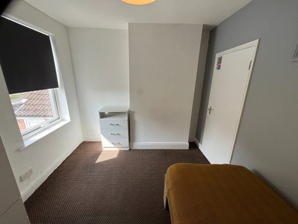 Room Main Street in Shirebrook