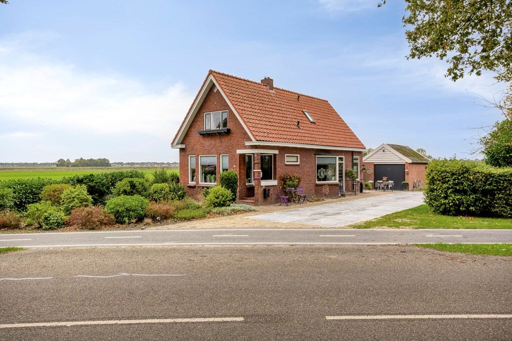 Huis Hoofdweg Wedderveer 5 in Wedde