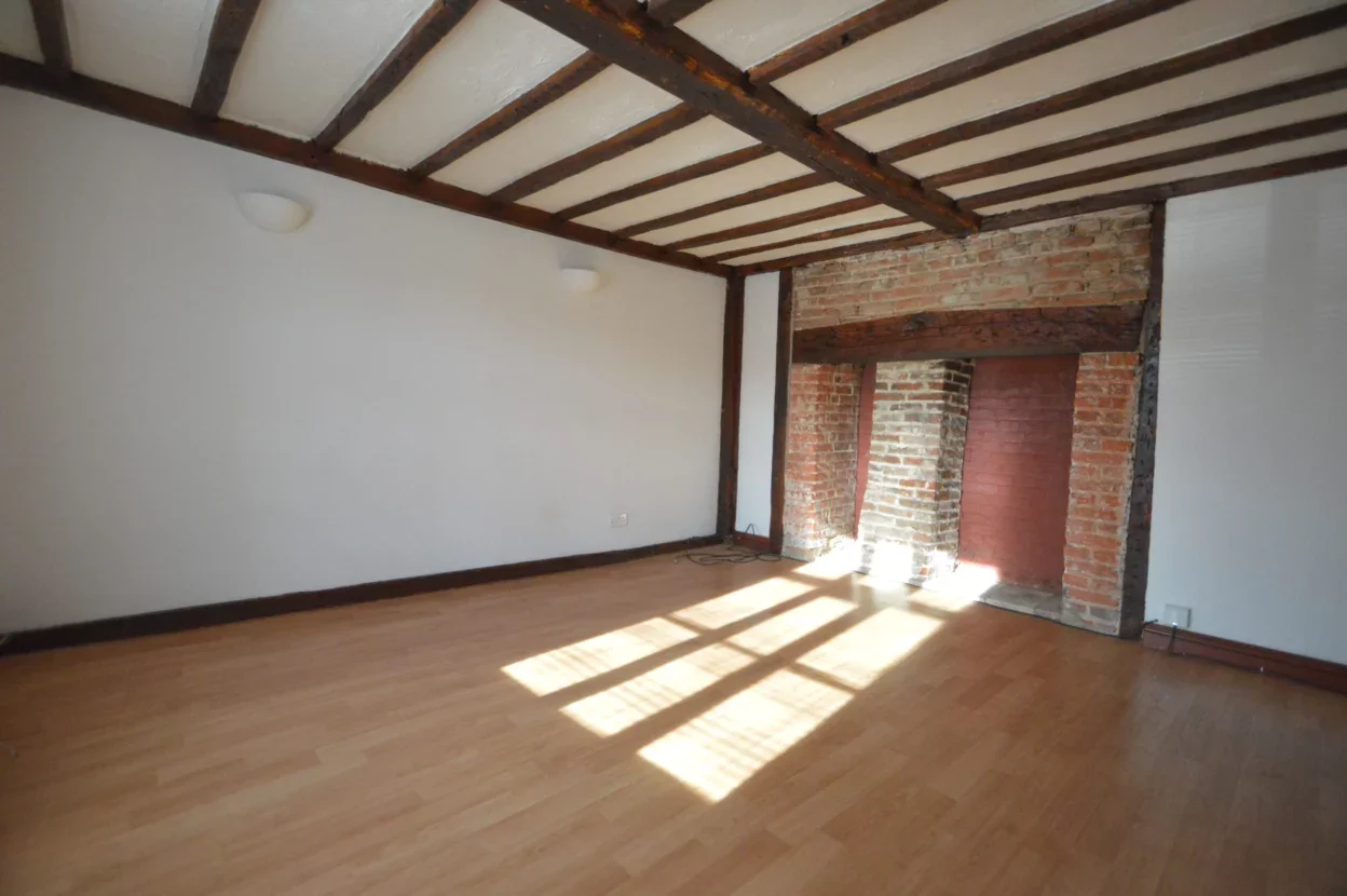 Flat Bloomfield Court in West Suffolk