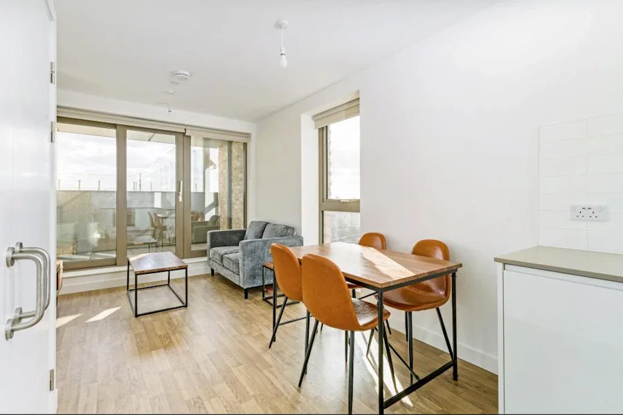 Flat Seven Sisters Road in Greater London
