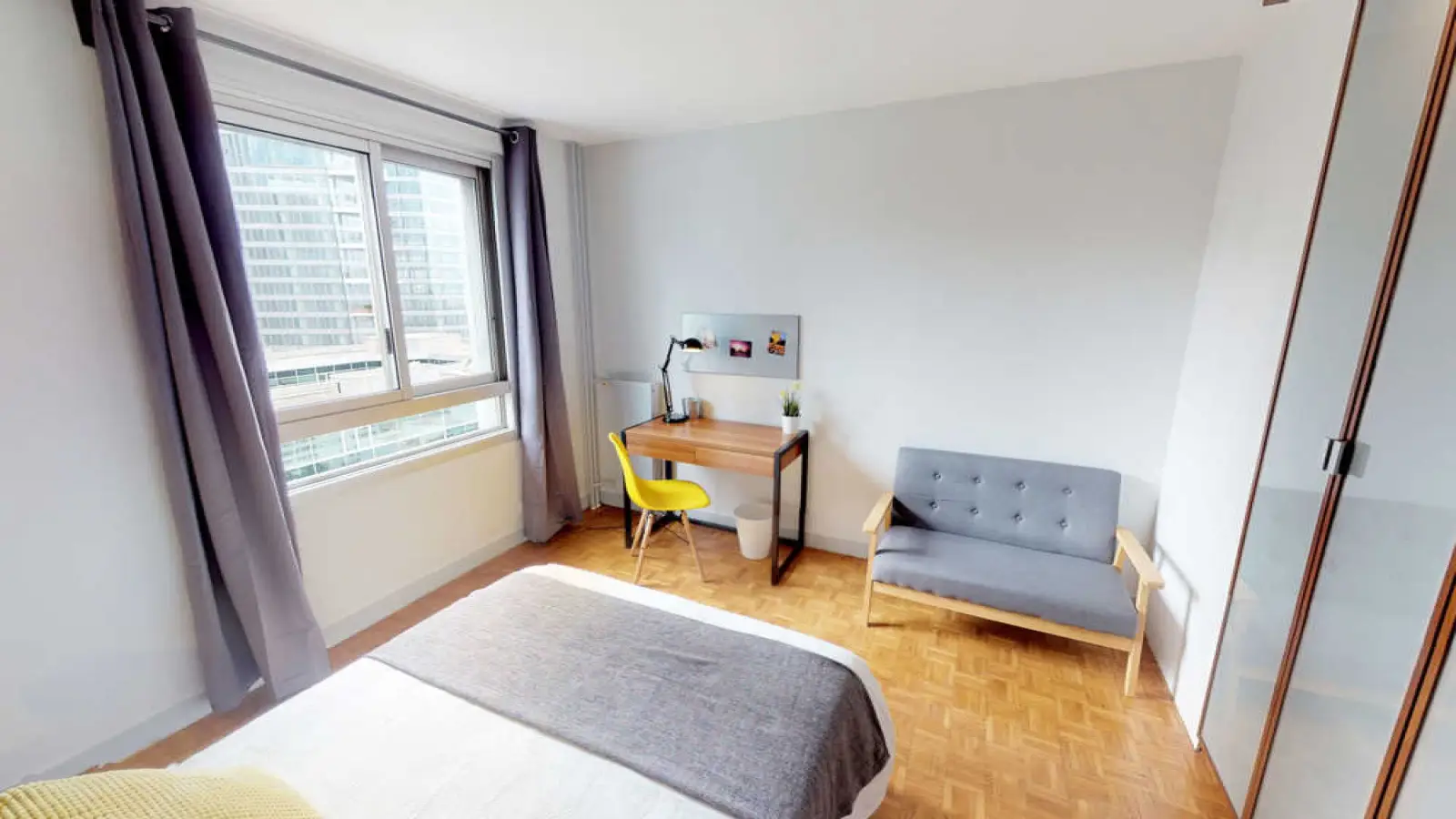 Room Rue Henri Regnault in Courbevoie