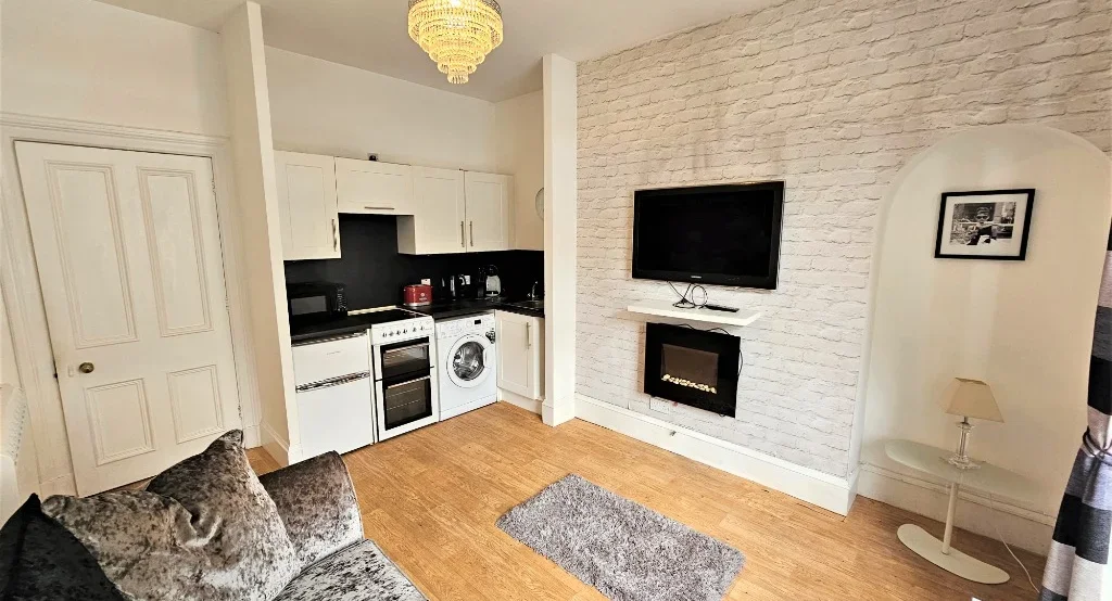 Flat Irvine Place in Aberdeen City