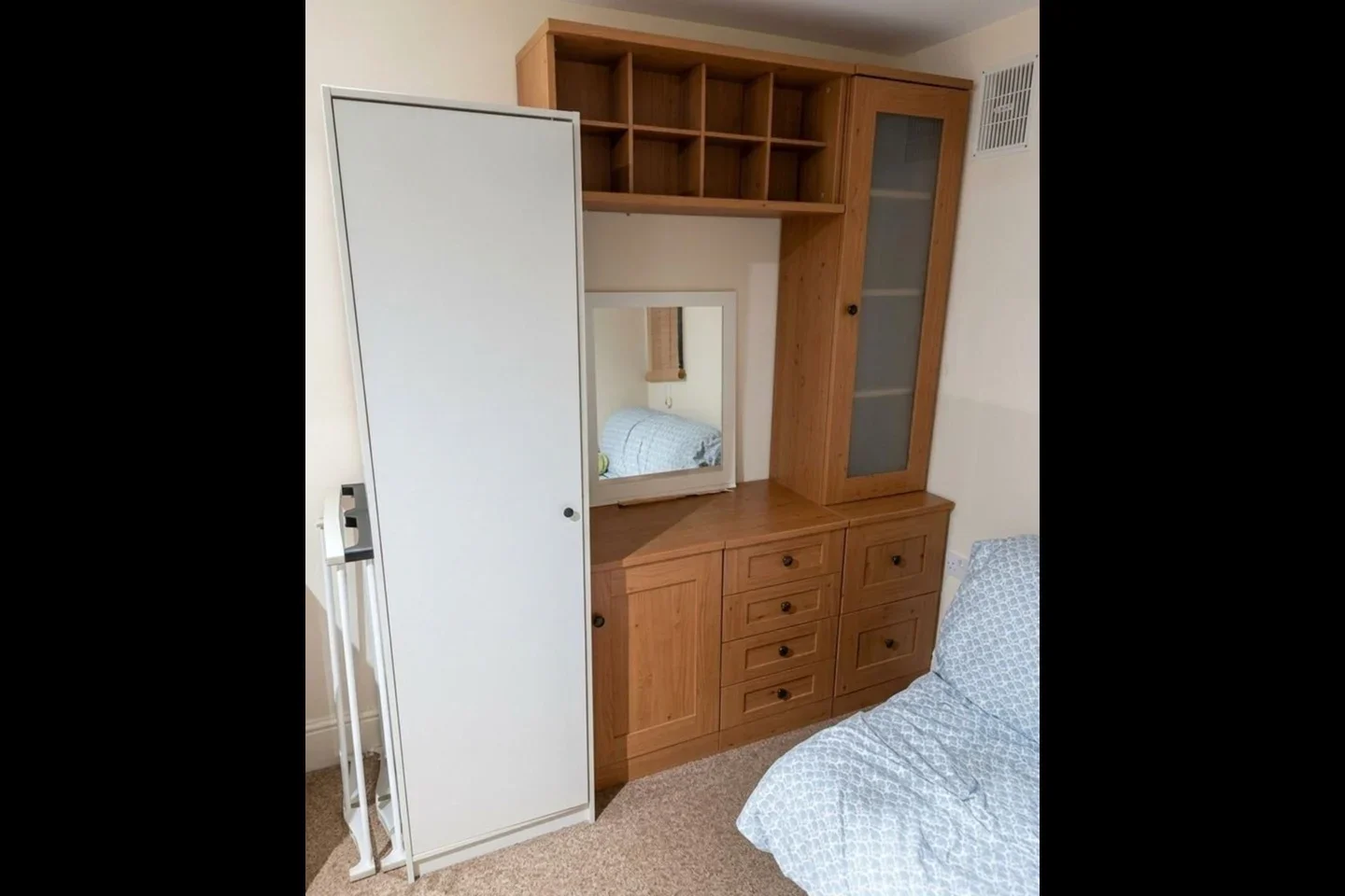 Flat Sheldrick Close in Greater London