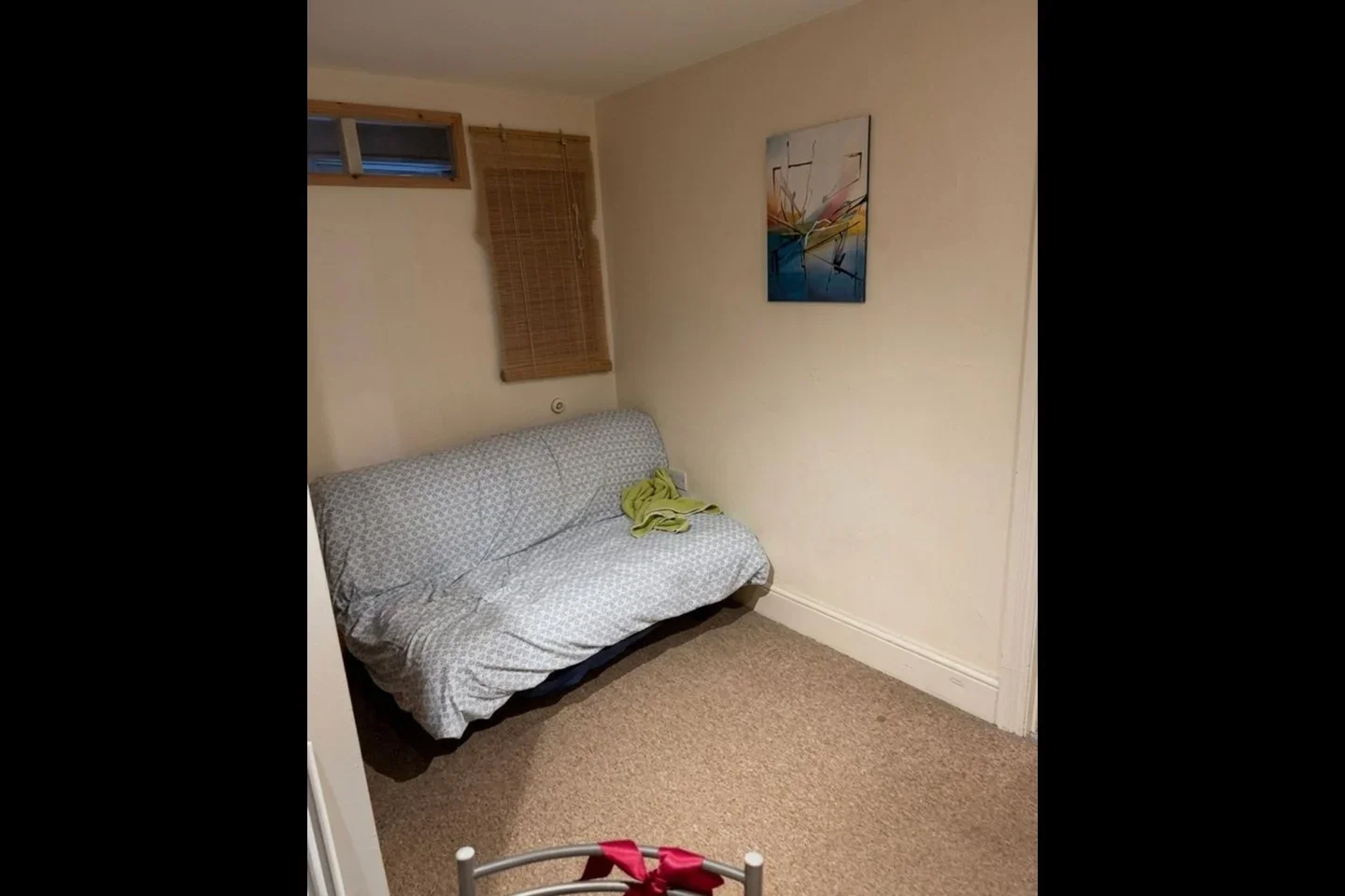 Flat Sheldrick Close in Greater London