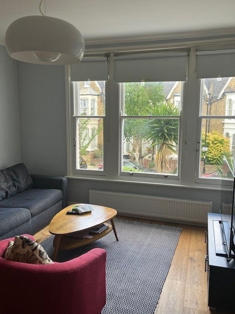 Flat Yerbury Road in Greater London