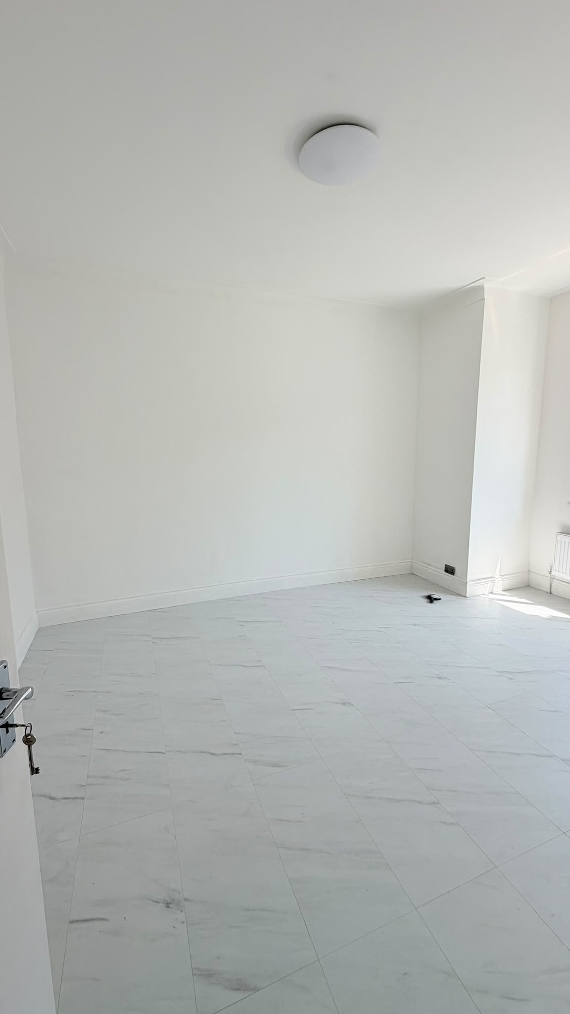 Flat Goodmayes Avenue in Greater London
