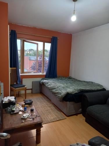 Room Bennett Road in Greater London