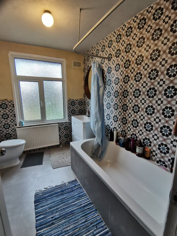 Room Woodhurst Road in Greater London
