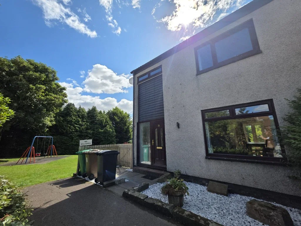 House Bonfield Park in Strathkinness