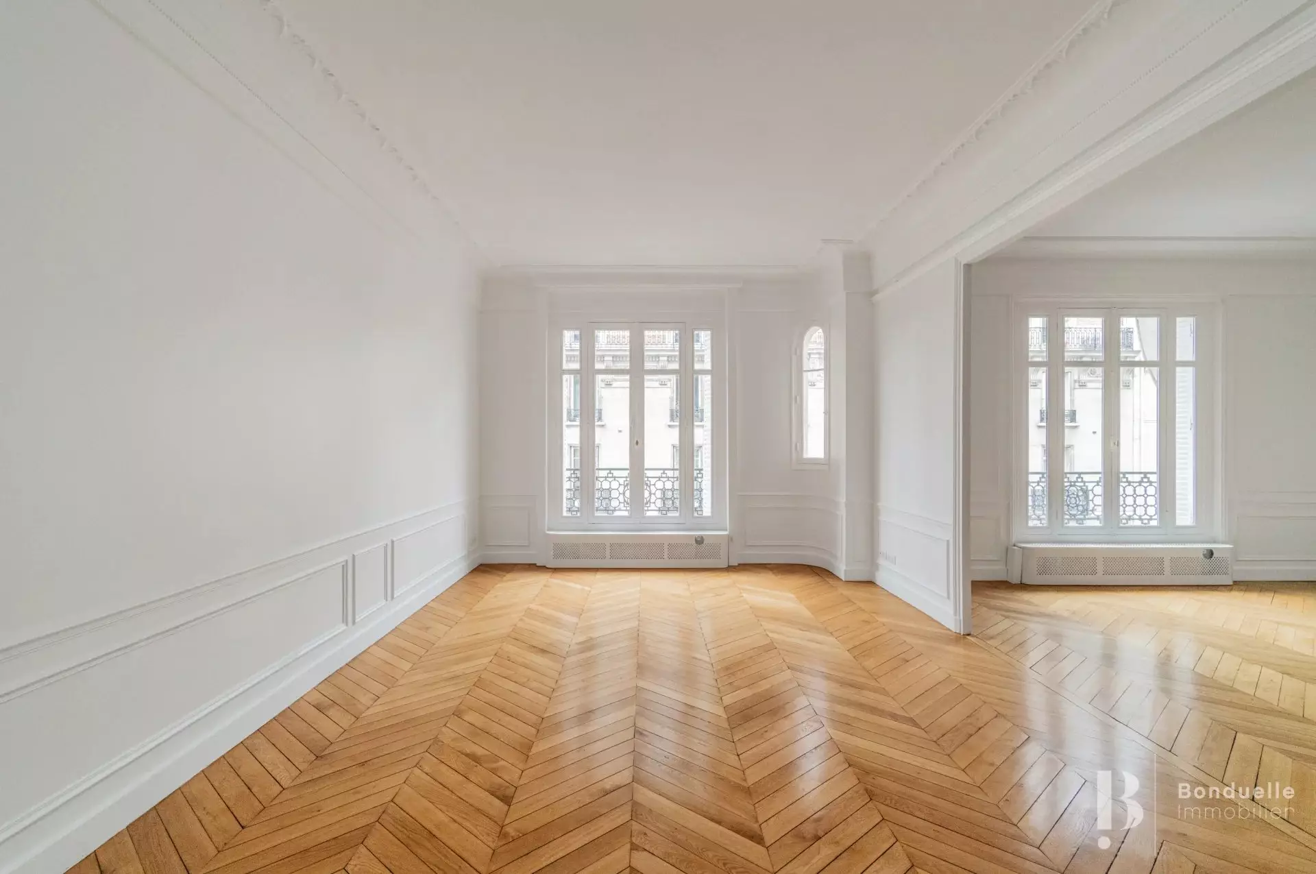 Flat Avenue Paul Doumer in Paris
