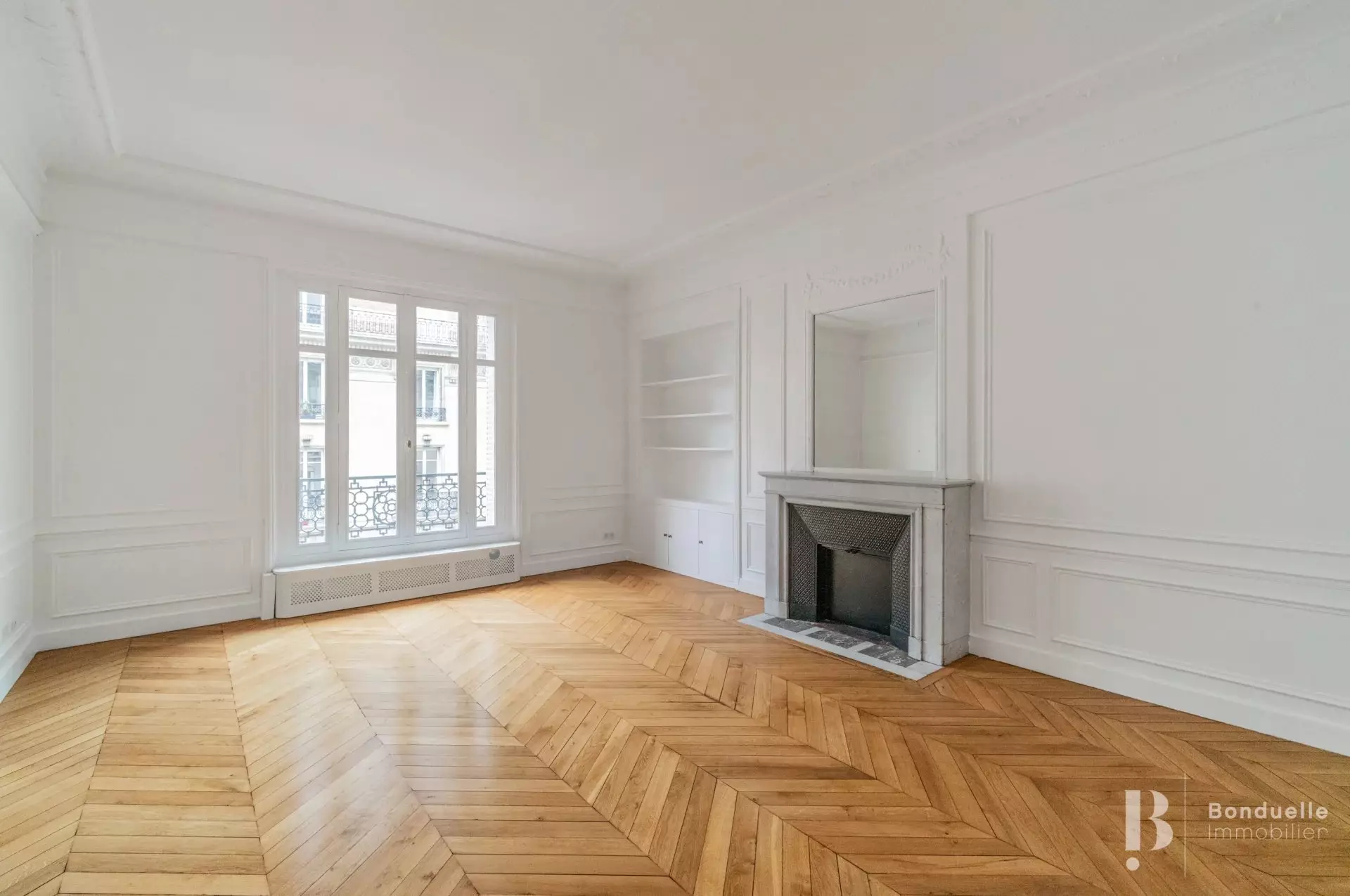 Flat Avenue Paul Doumer in Paris