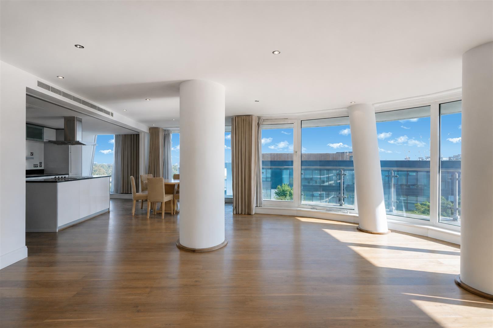Flat Winchester Mews in Greater London